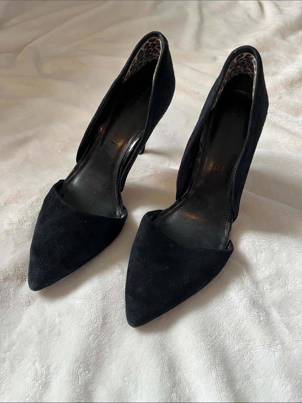 Banana Republic Black Suede Pointed-Toe D'Orsay Pumps - size 8
